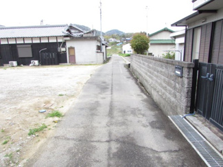 【周辺】 | 淡路市大町下売土地 | 前面道路写真です。（令和6年4月撮影）