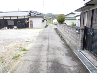 【周辺】 | 淡路市大町下売土地 | 前面道路写真です。（令和6年4月撮影）