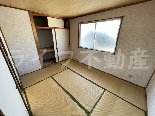 稲地ハイツの居間・リビング|ゆったりとした居間です