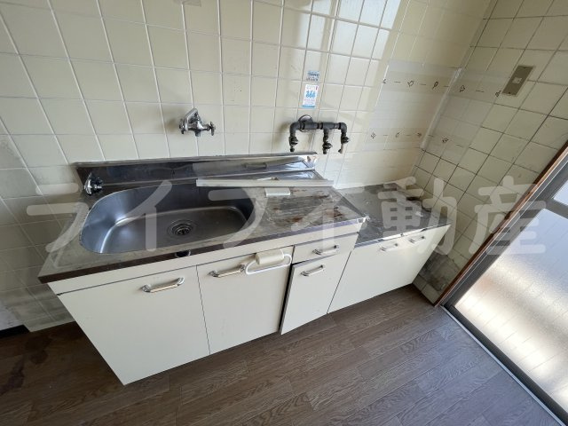 稲地ハイツのキッチン|きれいなキッチンです