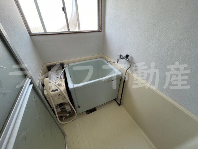 稲地ハイツの浴室|ゆったり過ごせるお風呂です