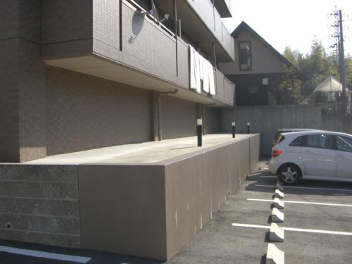 レージュ藤塚の駐車場
