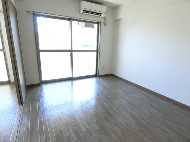 エマーレ新川崎の洋室|他のお部屋の参考写真となります。