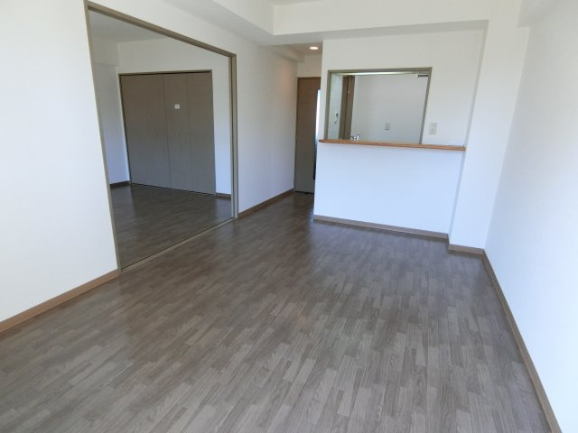 エマーレ新川崎の居間・リビング|他のお部屋の参考写真となります。