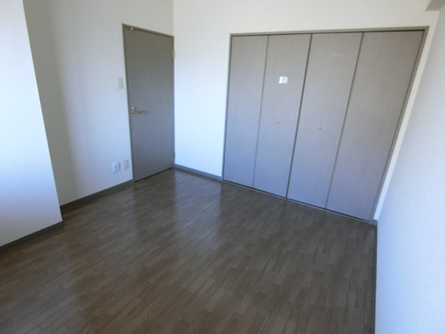 エマーレ新川崎の洋室|他のお部屋の参考写真となります。