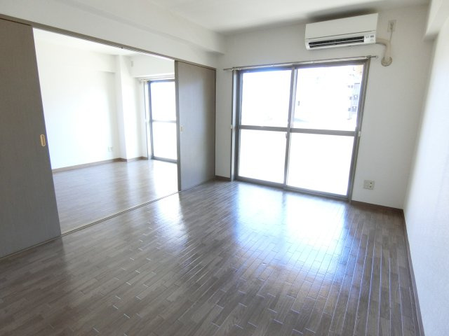 エマーレ新川崎の居間・リビング|他のお部屋の参考写真となります。