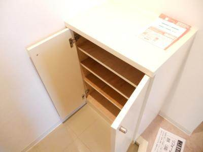 GIOVANE髙橋（ジョバーネ髙橋）の内装|シューズＢＯＸ