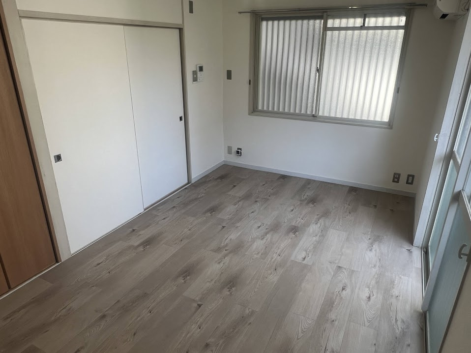 聚楽PATIO の洋室