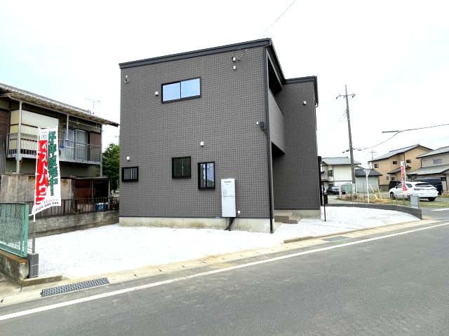 藤岡市上戸塚（全1棟）1号棟の前面道路含む現地写真