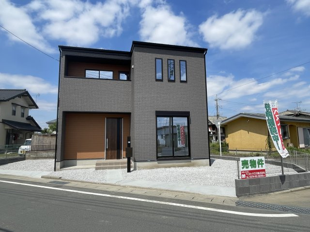 藤岡市上戸塚（全1棟）1号棟の前面道路含む現地写真