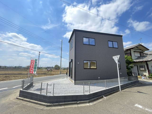 藤岡市上戸塚（全1棟）1号棟の前面道路含む現地写真