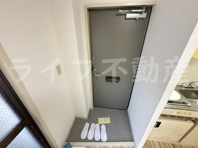 ハイツ菱屋の玄関