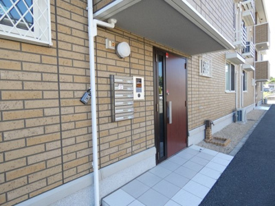 【エントランス】 | ベルヴィル カメリア B棟 | 清潔なエントランスです