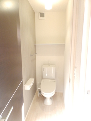 【トイレ】 | ベルヴィル カメリア B棟 | 落ち着いた色調のトイレです