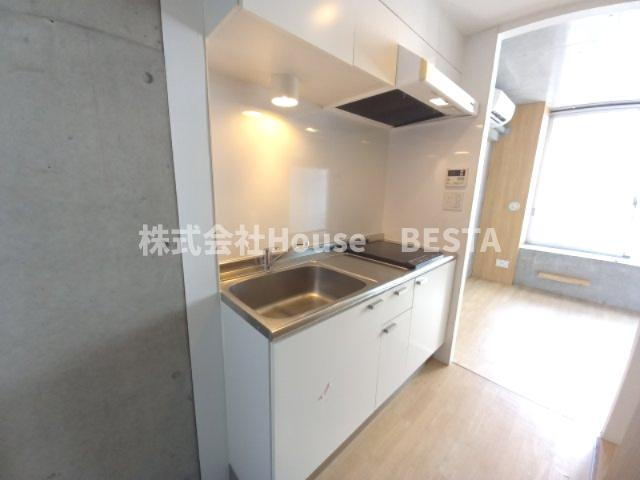 イーストヴィレッジ三宮のキッチン