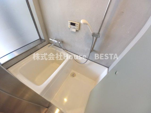 イーストヴィレッジ三宮の浴室