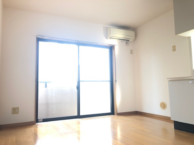 メゾンベルクの居間・リビング