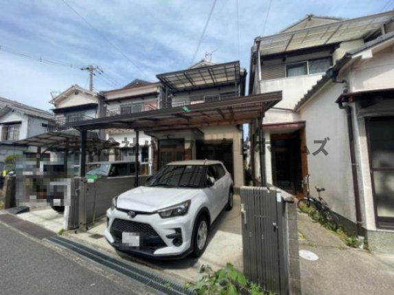 茄子作東町戸建　賃貸の駐車場