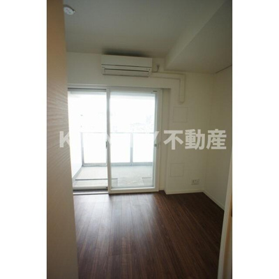 【居間・リビング】 | スタイリオ蒲田 | こちらのリビングで趣味の時間をお楽しみください