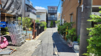 【前面道路含む現地写真】