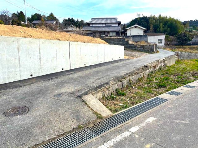 里庄町浜中1売地の前面道路含む現地写真