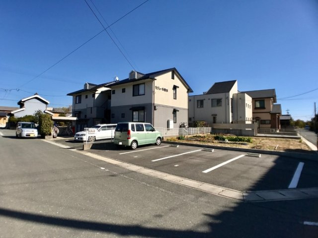 セジュール椎木の駐車場