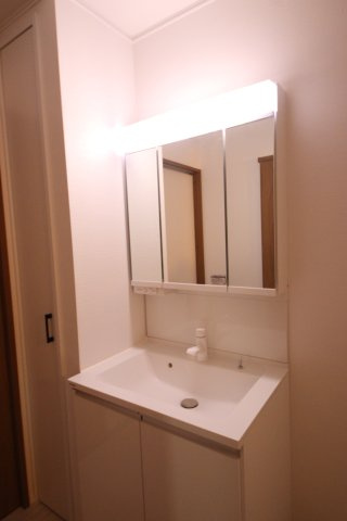 【独立洗面台】 | 《仲介手数料無料》南区大字広ヶ谷戸567(N号棟)7期・新築一戸建て | 撮影日 2025年6月2日 15:40 晴れ