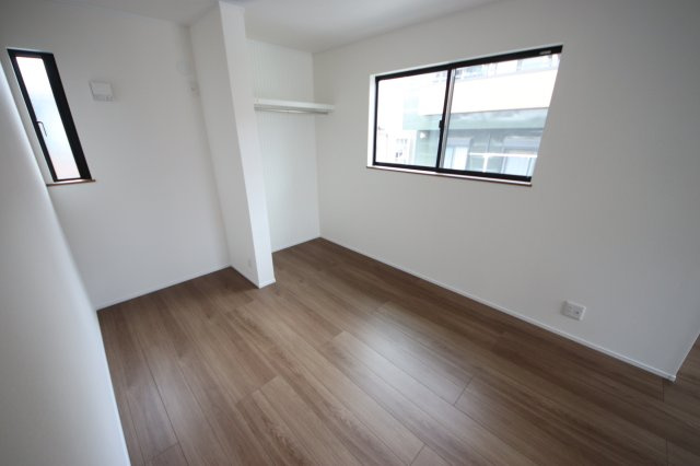 《仲介手数料無料》南区大字広ヶ谷戸567(N号棟)7期・新築一戸建ての洋室|撮影日 2025年6月2日 15:40 晴れ