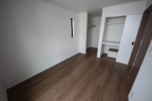 《仲介手数料無料》南区大字広ヶ谷戸567(N号棟)7期・新築一戸建ての洋室|撮影日 2025年6月2日 15:40 晴れ