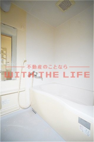 ピーコムコガの浴室|落ち着いた空間のお風呂です