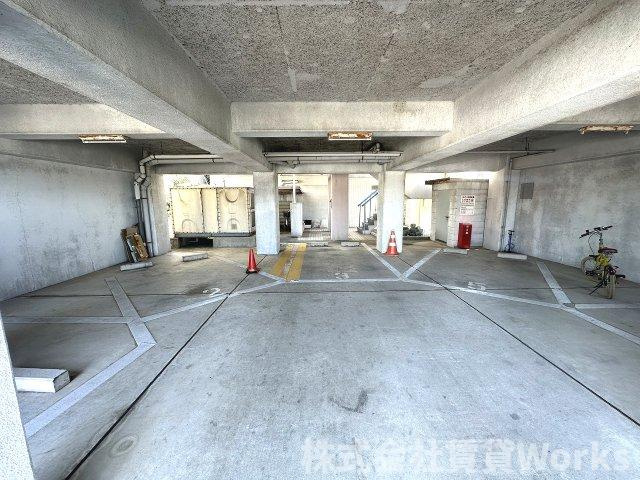 レジデンス北島の駐車場|駐車場に車を止められます
