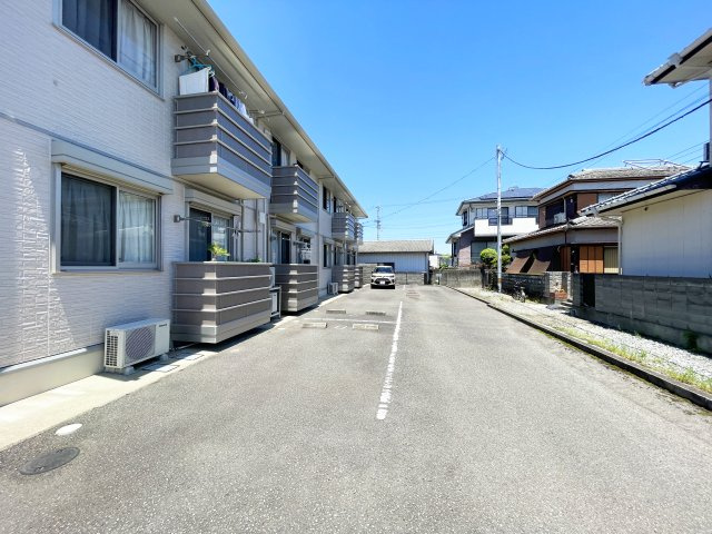 レセンテ住吉の駐車場