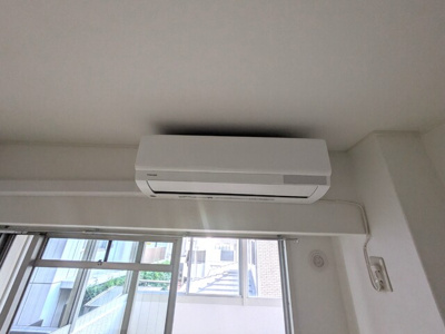 ★快適な室温を保つエアコン付き★