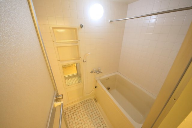 パーク・ノヴァあやめ池の浴室