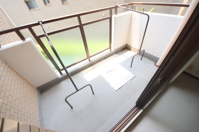 パーク・ノヴァあやめ池のバルコニー