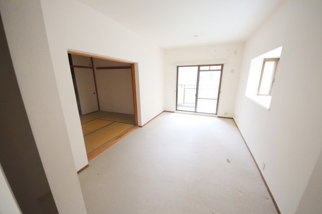 パーク・ノヴァあやめ池の居間・リビング