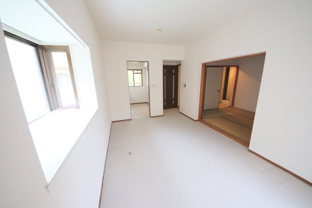 パーク・ノヴァあやめ池の居間・リビング