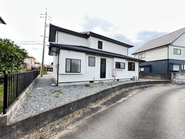 【前面道路含む現地写真】 | 本物件の南側です。