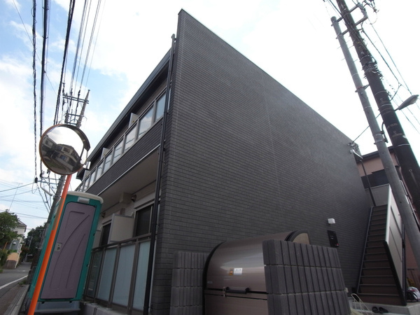 リブリ・Akitzの外観