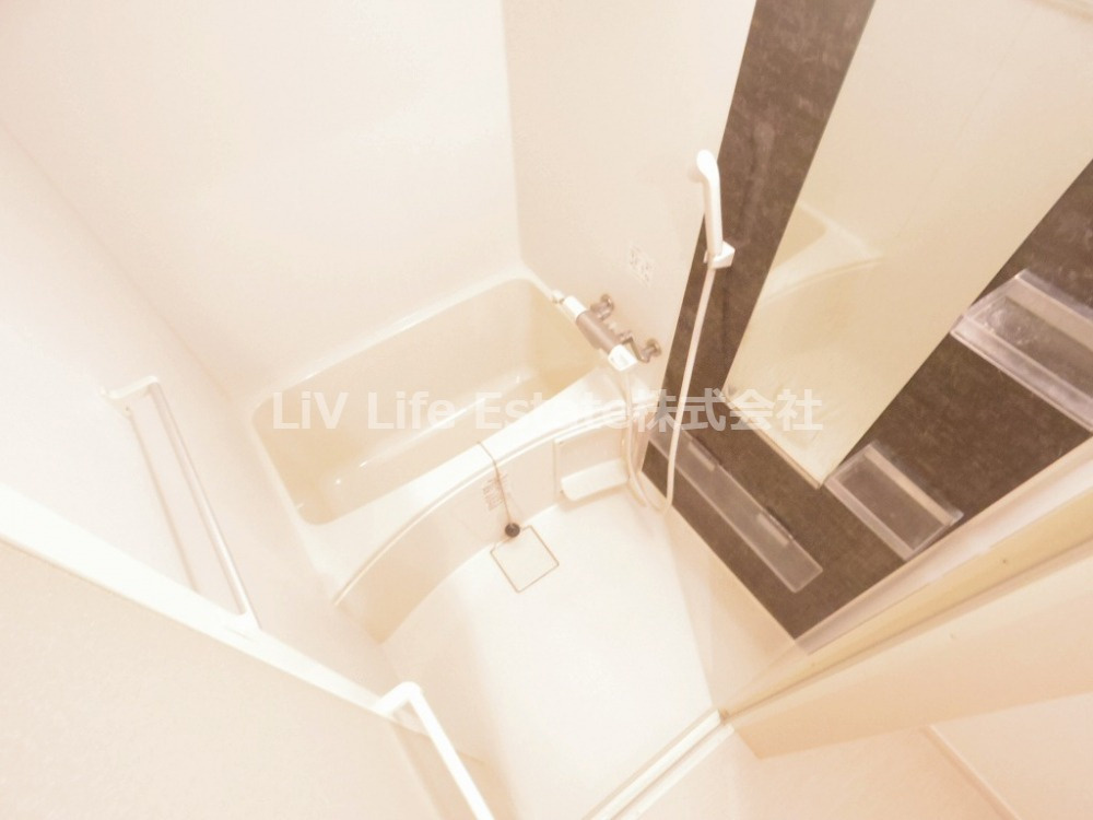 リブリ・Akitzの浴室