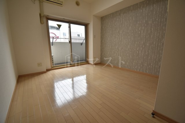 ディオレクレスト東心斎橋の居間・リビング