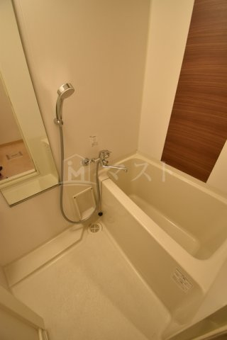 ディオレクレスト東心斎橋の浴室