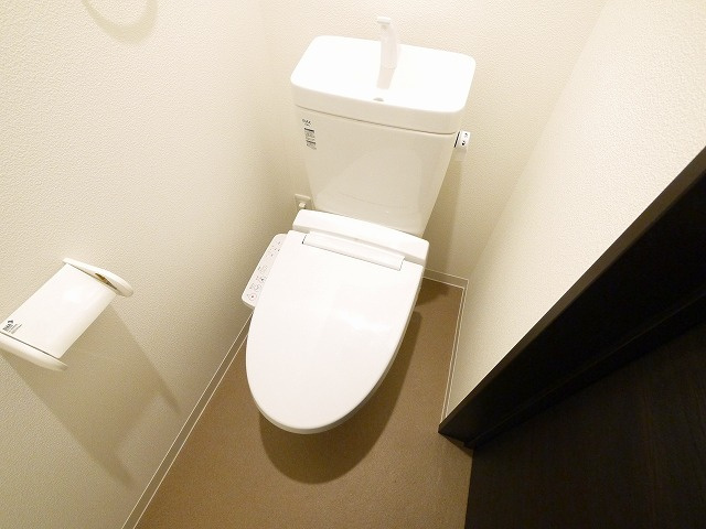 ジーメゾン大和小泉グレーデのトイレ|落ち着いたトイレです