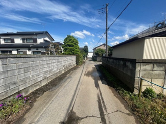 【前面道路含む現地写真】