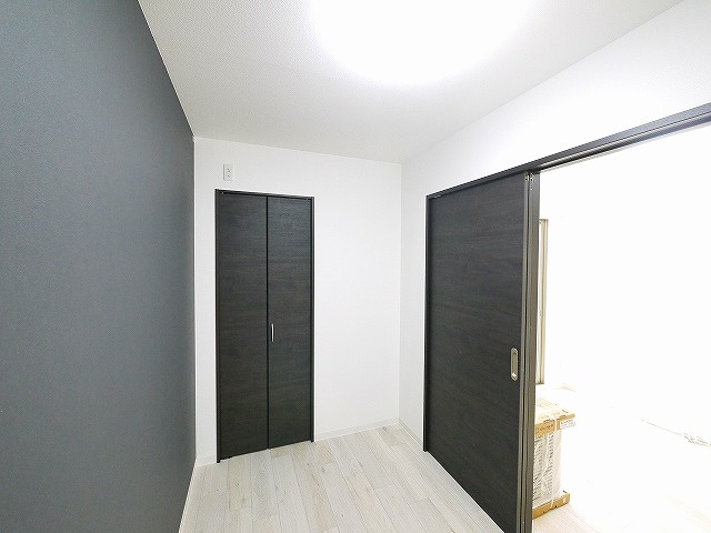 ジーメゾン大和郡山ルプレの洋室