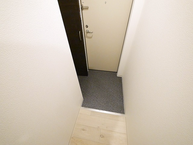 ジーメゾン大和郡山ルプレの玄関