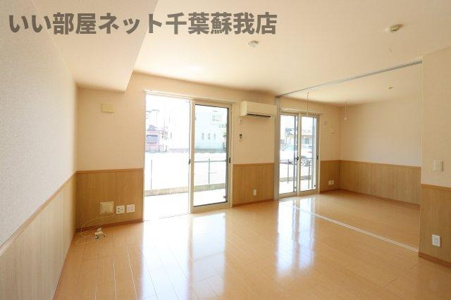 いずみハイツの居間・リビング|使いやすい居間です