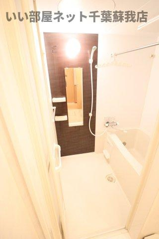 いずみハイツの浴室|ゆったり過ごせるお風呂です