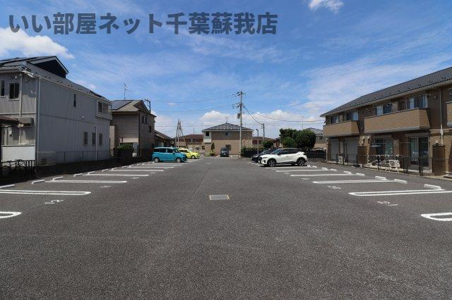 いずみハイツの駐車場|駐車スペースもあります