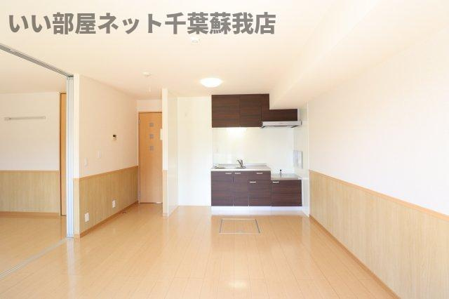 いずみハイツの居間・リビング|おしゃれな居間です